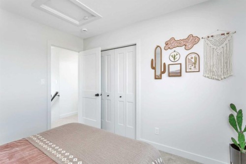 115 Hampton Crescent, Sylvan Lake, AB - Indoor Photo Showing Bedroom