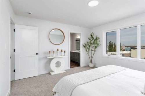 115 Hampton Crescent, Sylvan Lake, AB - Indoor Photo Showing Bedroom