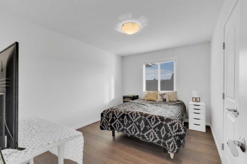 89 Connaught Crescent, Red Deer, AB - Indoor Photo Showing Bedroom