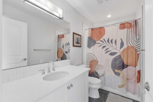 89 Connaught Crescent, Red Deer, AB - Indoor Photo Showing Bathroom