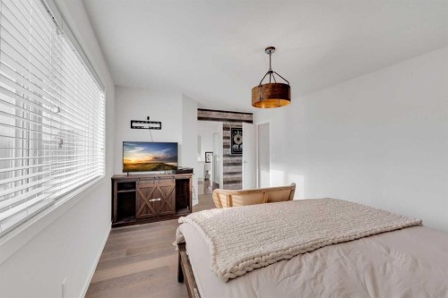 89 Connaught Crescent, Red Deer, AB - Indoor Photo Showing Bedroom