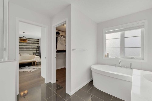 89 Connaught Crescent, Red Deer, AB - Indoor Photo Showing Bathroom