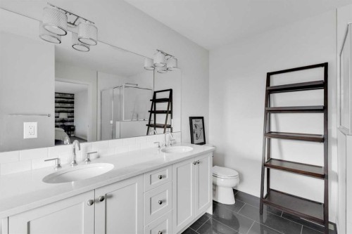 89 Connaught Crescent, Red Deer, AB - Indoor Photo Showing Bathroom