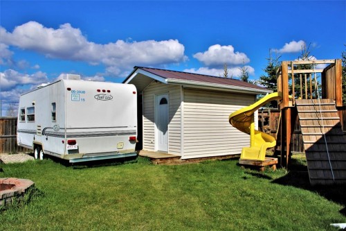 20 Noblefern Way, Sundre, AB - Outdoor