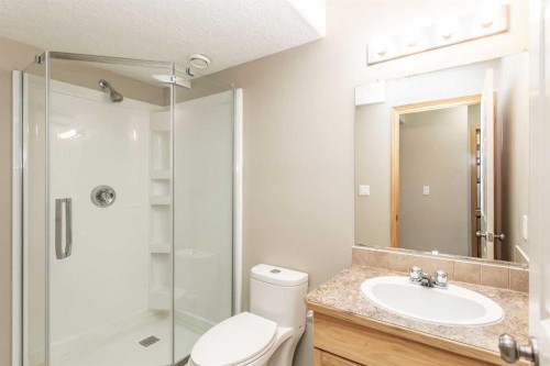 24 Lanterman Close, Red Deer, AB - Indoor Photo Showing Bathroom