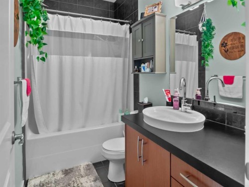36 Kershaw Close, Red Deer, AB - Indoor Photo Showing Bathroom