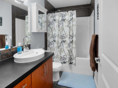 36 Kershaw Close, Red Deer, AB - Indoor Photo Showing Bathroom