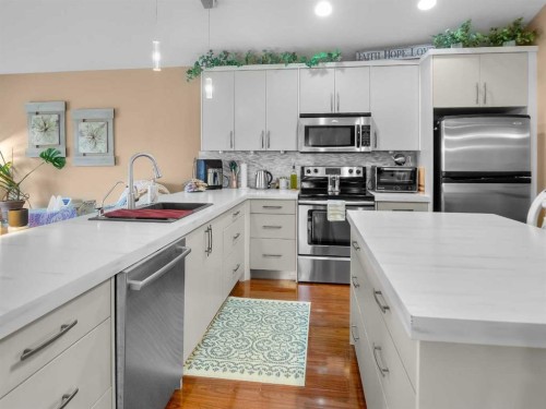 36 Kershaw Close, Red Deer, AB - Indoor Photo Showing Kitchen With Stainless Steel Kitchen With Upgraded Kitchen