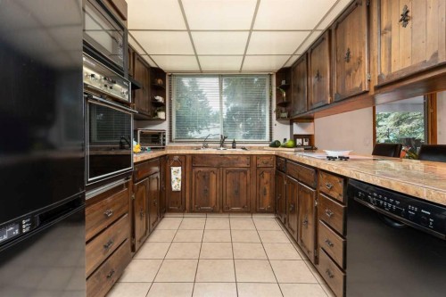 3810 64 Street, Camrose, AB - Indoor Photo Showing Kitchen