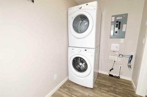 E2-5300 Vista Trail, Blackfalds, AB - Indoor Photo Showing Laundry Room
