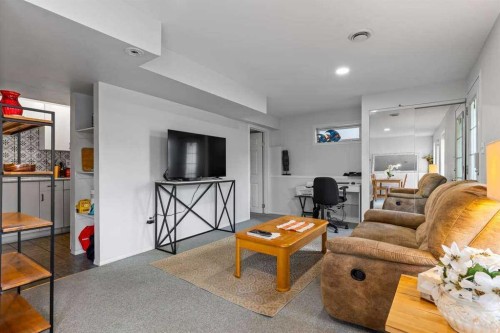 60 Bridlecreek Terrace Sw, Calgary, AB - Indoor Photo Showing Living Room
