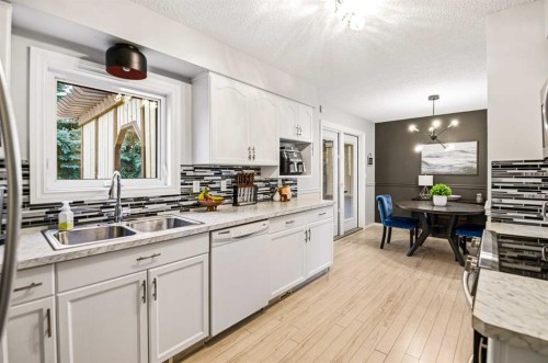 164 Dixon Crescent, Red Deer, AB - Indoor Photo Showing Kitchen With Double Sink