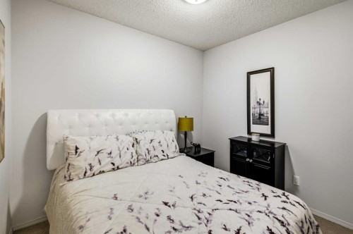 164 Dixon Crescent, Red Deer, AB - Indoor Photo Showing Bedroom