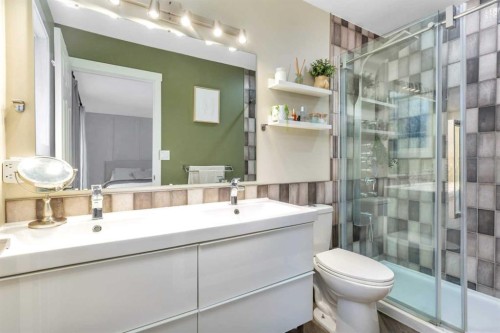 7 Westview Drive, Lacombe, AB - Indoor Photo Showing Bathroom