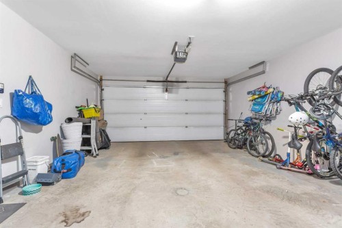 7 Westview Drive, Lacombe, AB - Indoor Photo Showing Garage