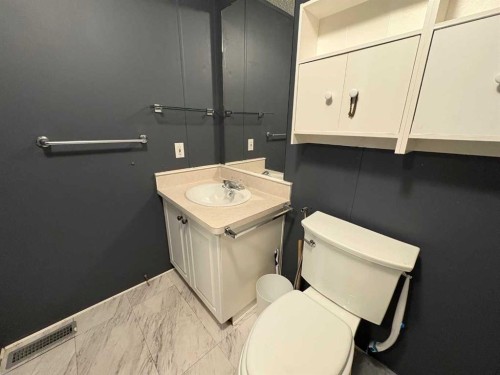 33 Parkside Drive, Red Deer, AB 