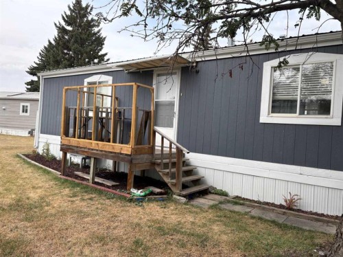 33 Parkside Drive, Red Deer, AB 