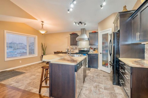 344 Timothy Drive, Red Deer, AB - Indoor Photo Showing Kitchen With Upgraded Kitchen