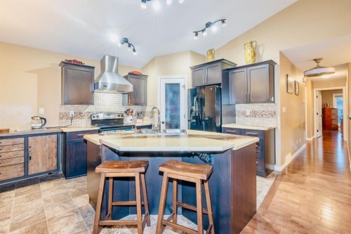 344 Timothy Drive, Red Deer, AB - Indoor Photo Showing Kitchen With Double Sink With Upgraded Kitchen
