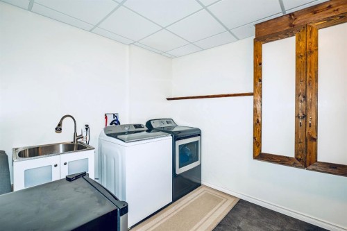 344 Timothy Drive, Red Deer, AB - Indoor Photo Showing Laundry Room