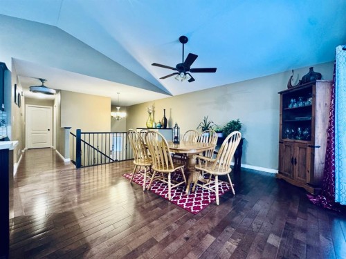 344 Timothy Drive, Red Deer, AB - Indoor Photo Showing Dining Room