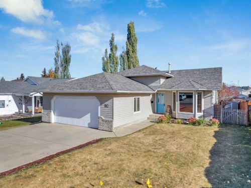 16 Parson Drive, Sylvan Lake, AB - Outdoor With Facade