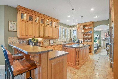 10 Fieldstone Way, Sylvan Lake, AB - Indoor Photo Showing Kitchen