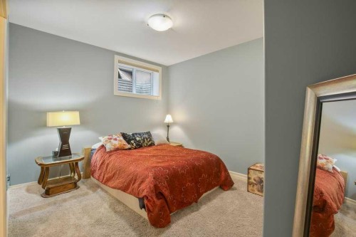 10 Fieldstone Way, Sylvan Lake, AB - Indoor Photo Showing Bedroom