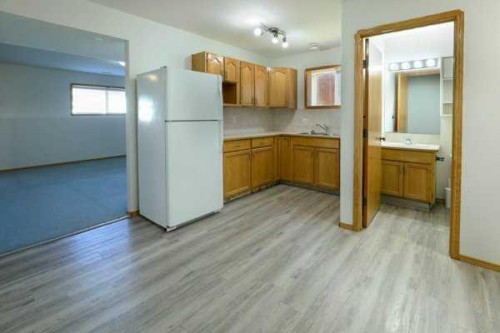 34 Kirkland Close, Red Deer, AB - Indoor Photo Showing Kitchen