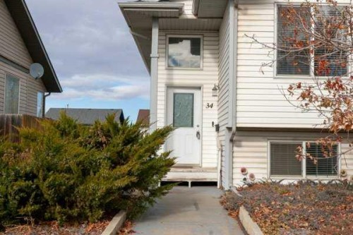 34 Kirkland Close, Red Deer, AB - Outdoor