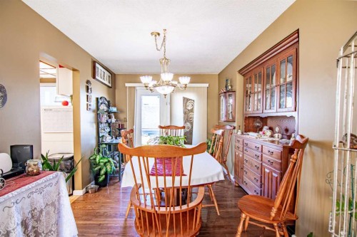 84 Pearson Crescent, Red Deer, AB - Indoor Photo Showing Dining Room