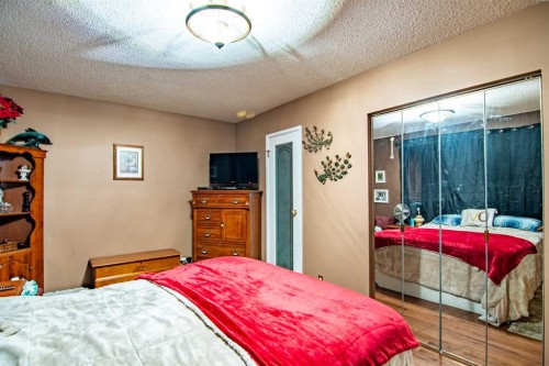 84 Pearson Crescent, Red Deer, AB - Indoor Photo Showing Bedroom
