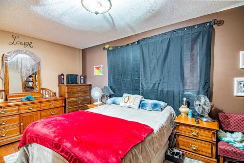 84 Pearson Crescent, Red Deer, AB - Indoor Photo Showing Bedroom