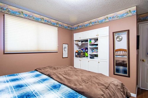 84 Pearson Crescent, Red Deer, AB - Indoor Photo Showing Bedroom