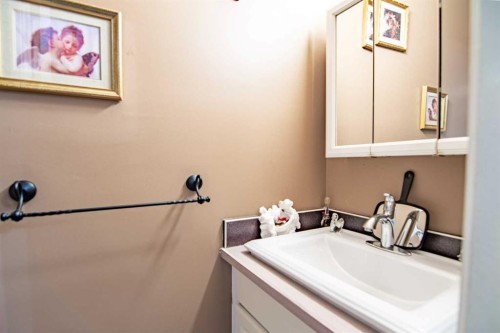 84 Pearson Crescent, Red Deer, AB - Indoor Photo Showing Bathroom