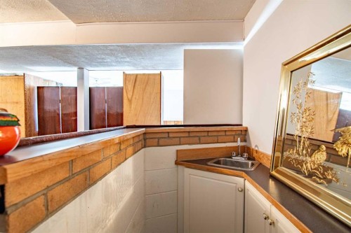 84 Pearson Crescent, Red Deer, AB - Indoor Photo Showing Laundry Room