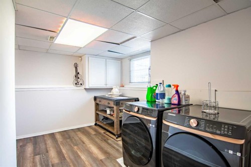 84 Pearson Crescent, Red Deer, AB - Indoor Photo Showing Laundry Room