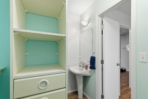 408-10511 19 Avenue Nw, Edmonton, AB - Indoor Photo Showing Laundry Room