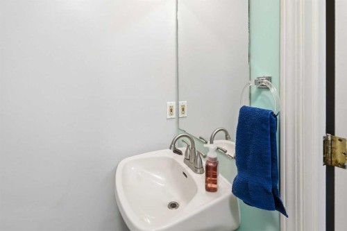 408-10511 19 Avenue Nw, Edmonton, AB - Indoor Photo Showing Bathroom