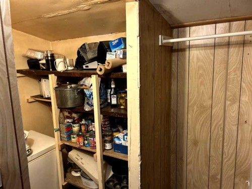 5202 Victoria Avenue, Coronation, AB - Indoor