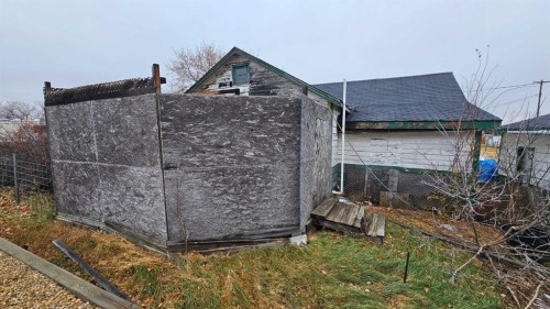 5202 Victoria Avenue, Coronation, AB - Outdoor