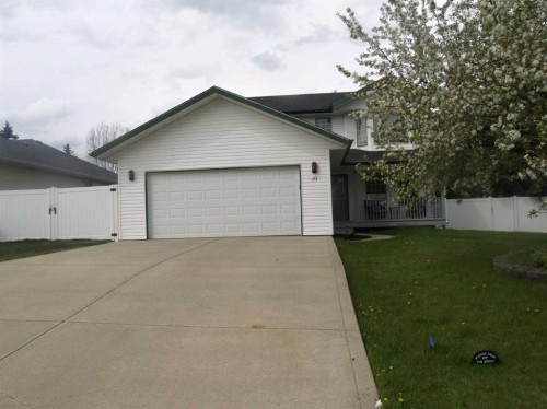 10 Pickwick Lane, Lacombe, AB - Outdoor