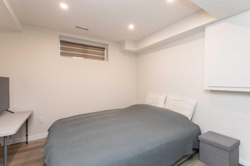 10 Pickwick Lane, Lacombe, AB - Indoor Photo Showing Bedroom