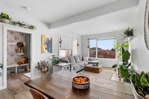 4070 Ryders Ridge Boulevard, Sylvan Lake, AB - Indoor Photo Showing Living Room