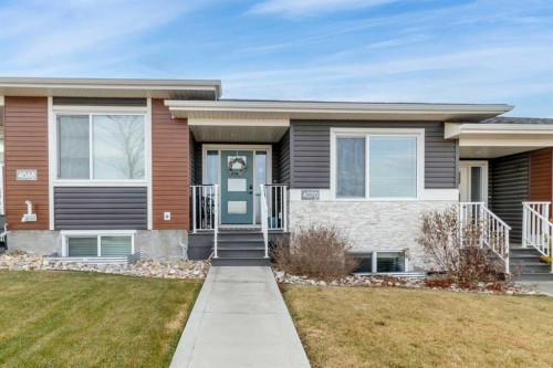 4070 Ryders Ridge Boulevard, Sylvan Lake, AB - Outdoor With Facade