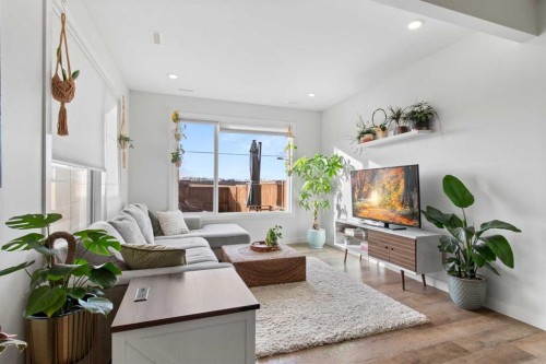 4070 Ryders Ridge Boulevard, Sylvan Lake, AB - Indoor Photo Showing Living Room