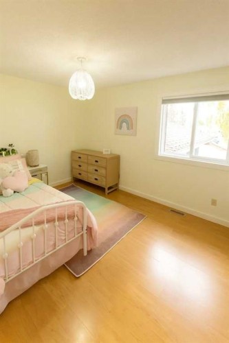 10620 103 Street Close, Fairview, AB - Indoor Photo Showing Bedroom