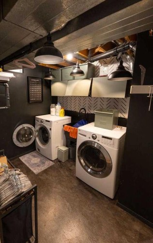 10620 103 Street Close, Fairview, AB - Indoor Photo Showing Laundry Room