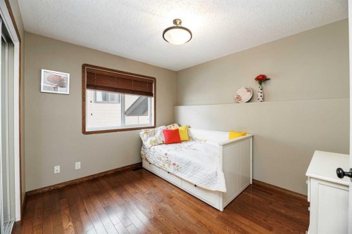 86 Jenner Crescent, Red Deer, AB - Indoor Photo Showing Bedroom