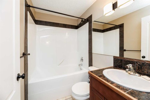 86 Jenner Crescent, Red Deer, AB - Indoor Photo Showing Bathroom